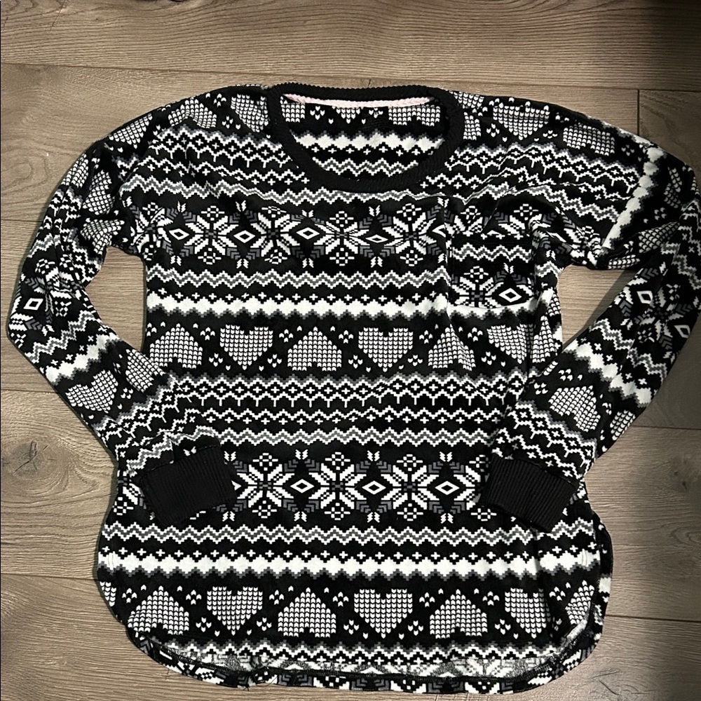 Black and White Patterned Pajama Set